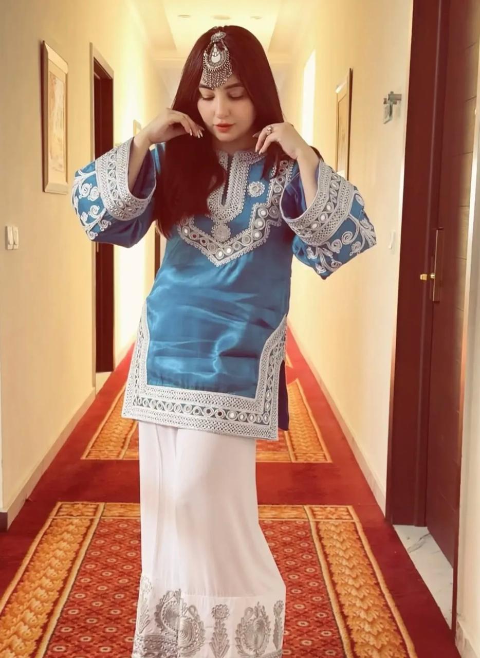 Gul Panra Signature Hover