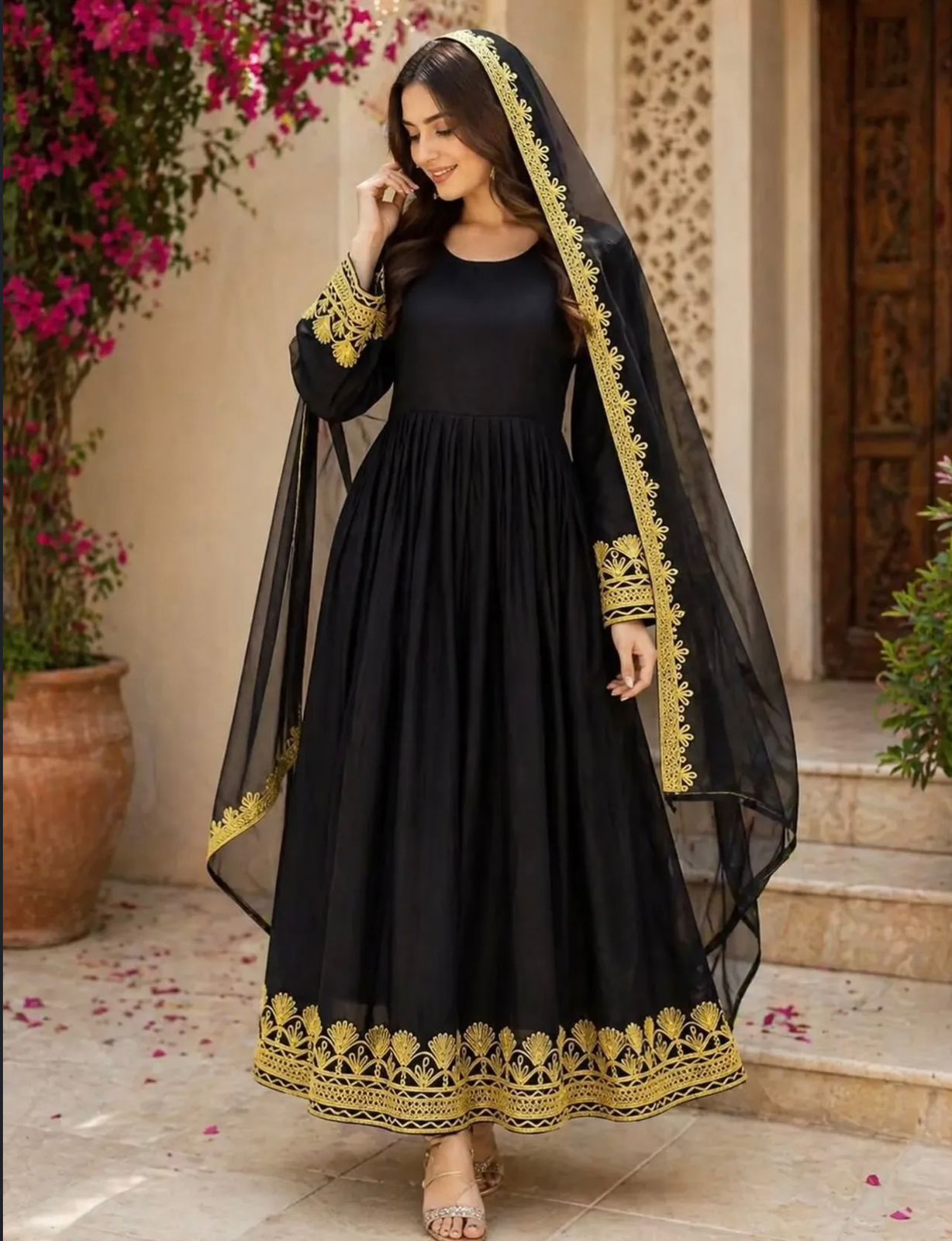 Zar-e-Shab (The Gold of Night) Hover